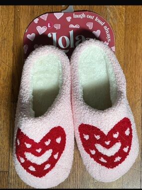 Lola Pink Heart Plush Slippers, size Large (8-9)